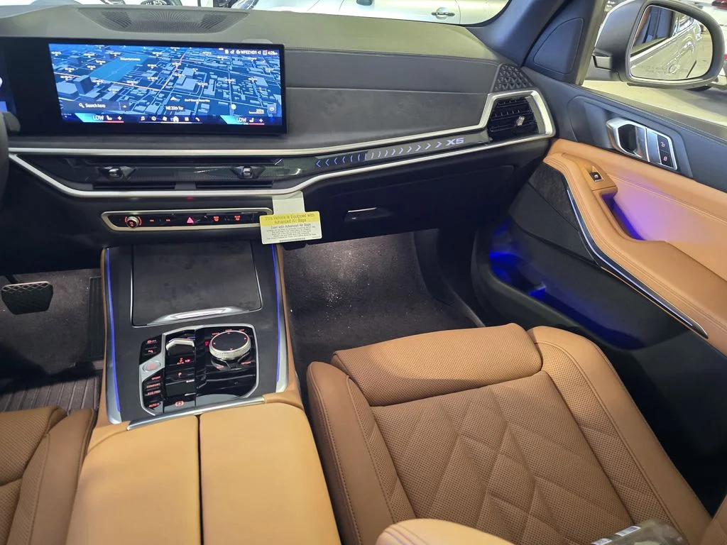 Used 2026 White BMW sDrive40i image 9