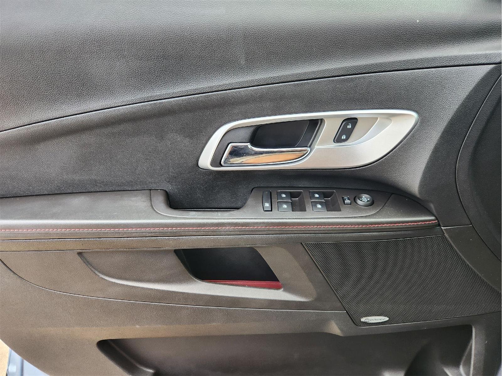Used 2015 SILVER TOPAZ METALLIC Chevrolet LT image 19