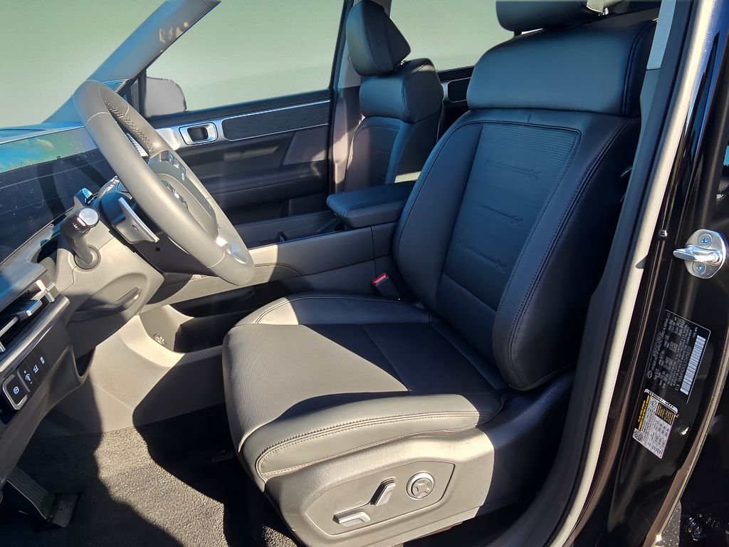 New 2026 Phantom Black Hyundai Limited image 14