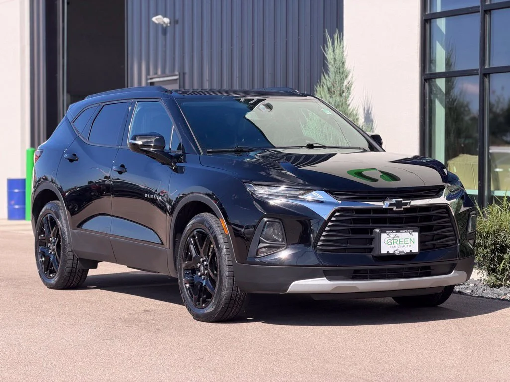 Used 2022 Black Chevrolet LT image 4
