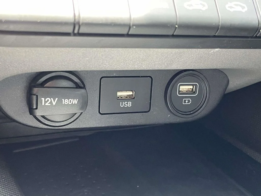 Used 2023 Black Hyundai SEL image 29