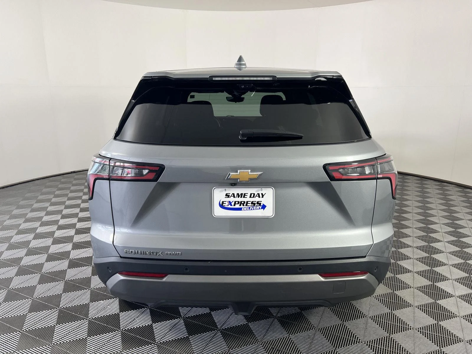 Used 2025 Sterling Gray Metallic Chevrolet LT image 24