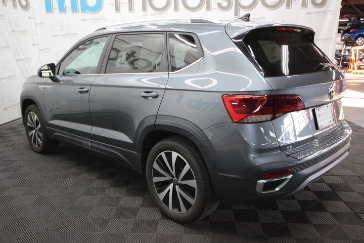 2023 Volkswagen Taos SE photo 2