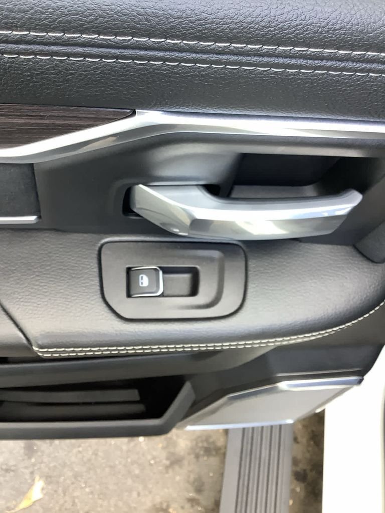 2025 RAM 2500 Laramie - Photo 33