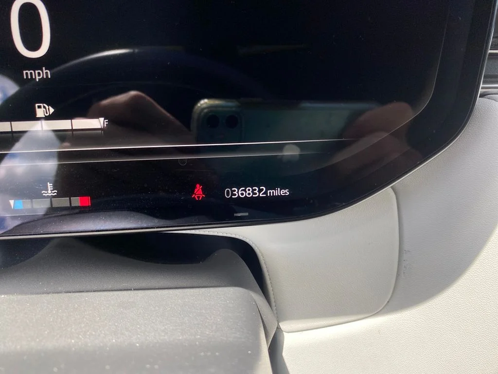 Used 2023 Gray Land Rover SE Dynamic image 16