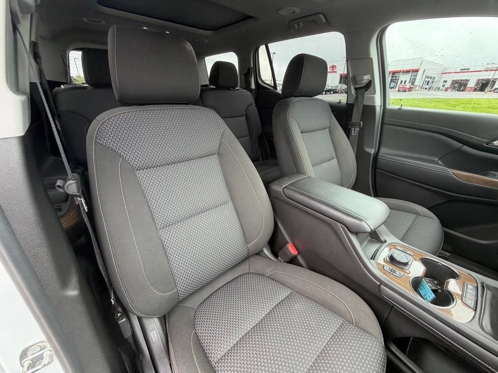 Used 2022 Summit White GMC SLE image 39