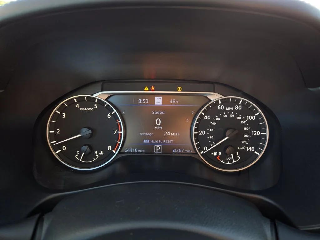 Used 2019 White Nissan 2.5 SL image 19