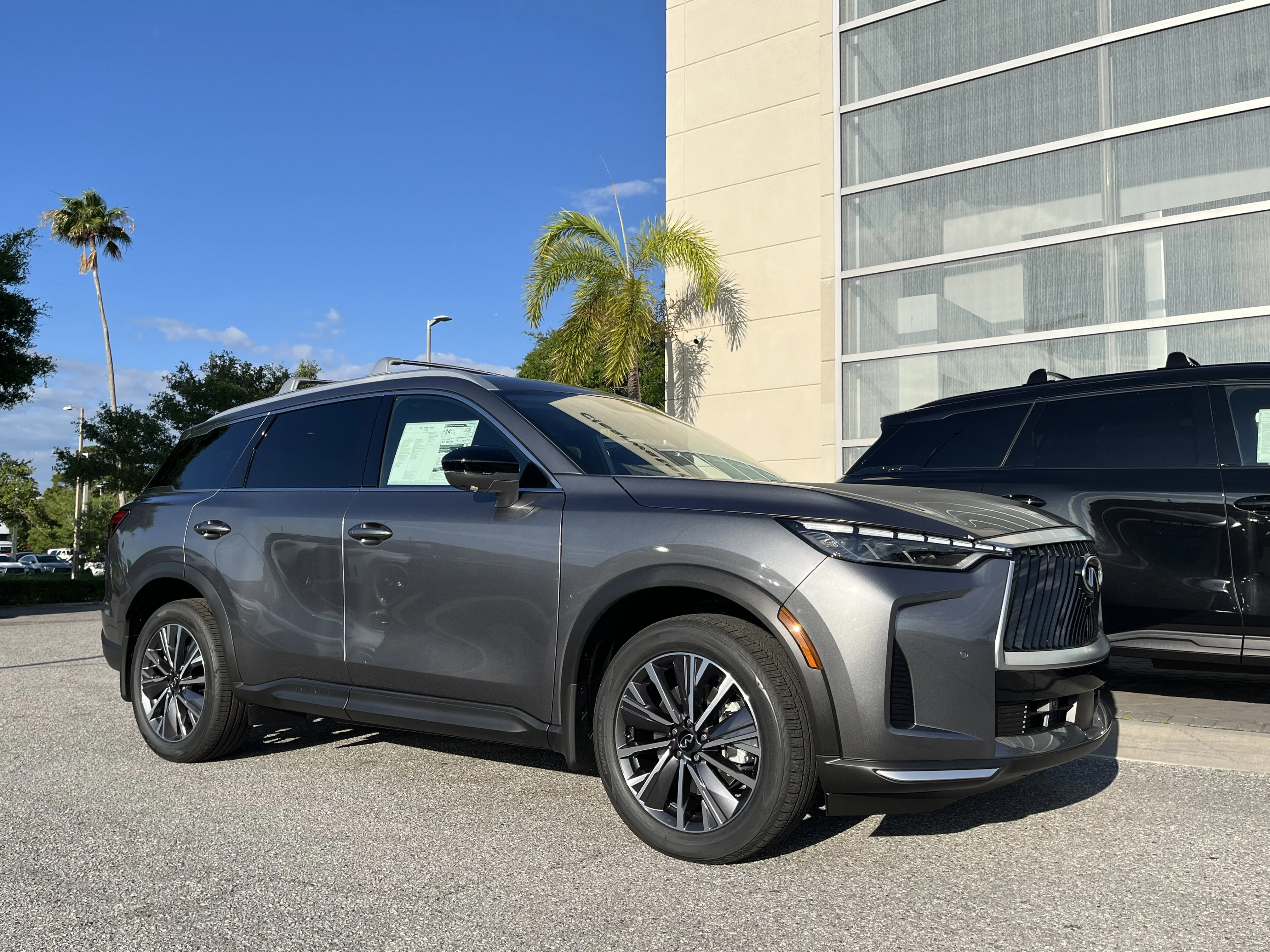 New 2027 Graphite Shadow INFINITI LUXE image 8