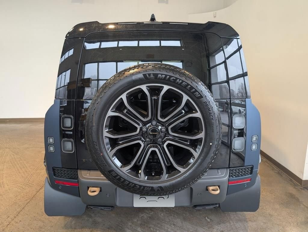 New 2026 Sargasso Blue Land Rover OCTA image 4