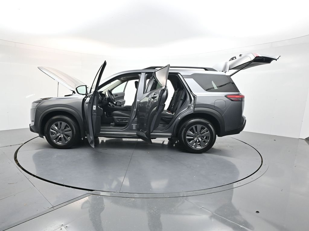 Used 2025 Gray Nissan SV image 35