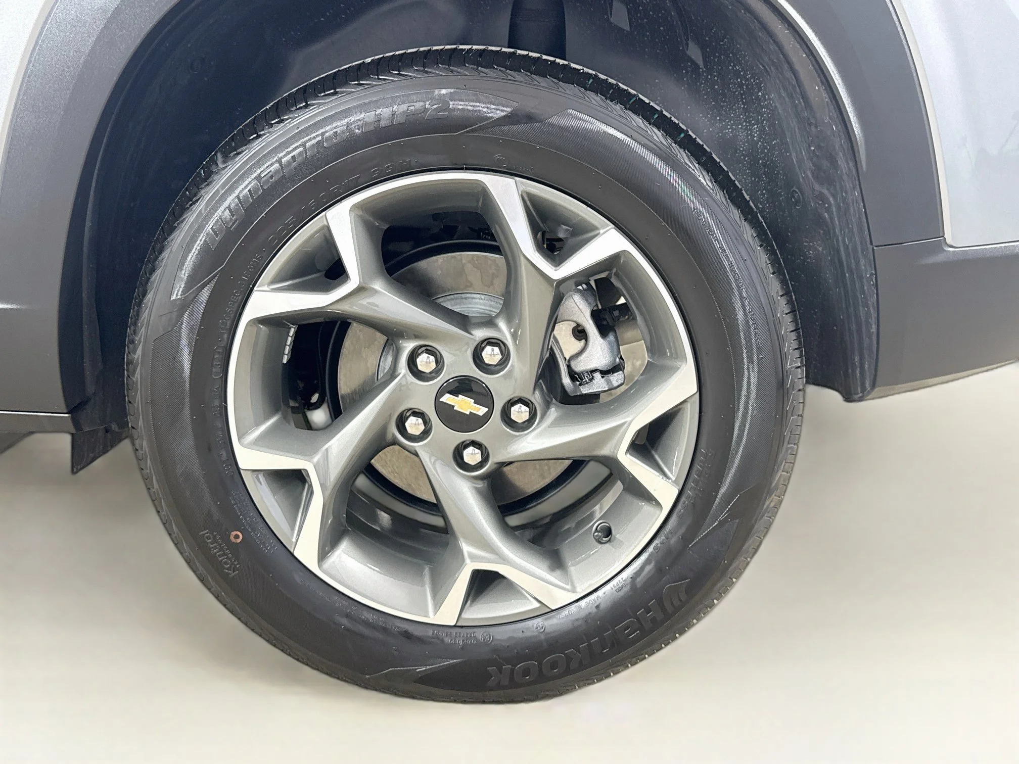 Used 2025 Sterling Gray Metallic Chevrolet LT image 31
