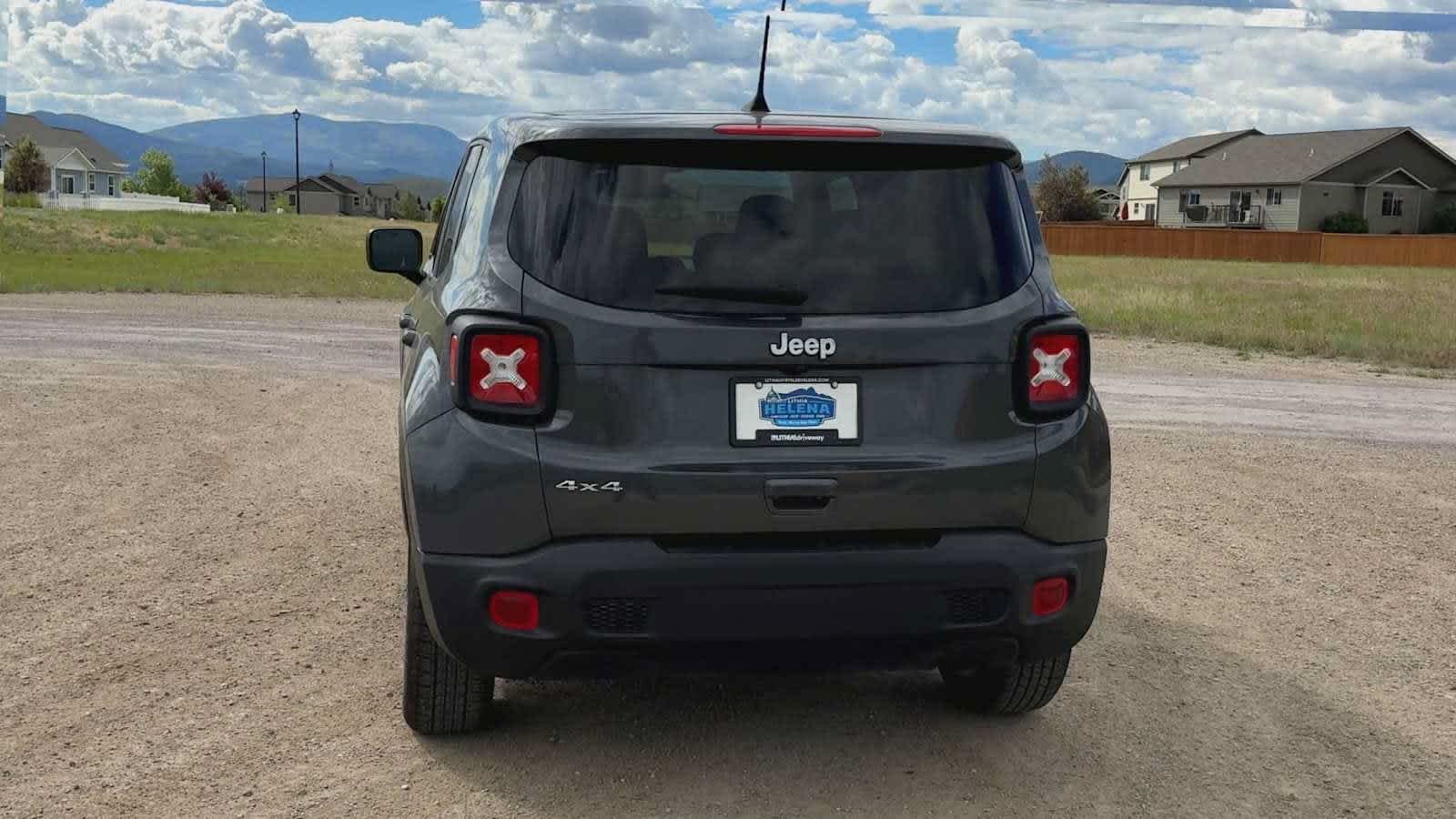 Used 2023 Graphite Gray Jeep Latitude image 5