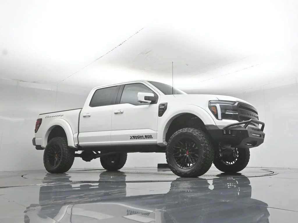 New 2026 Star White Metallic Tri-Coat Ford Lariat image 3