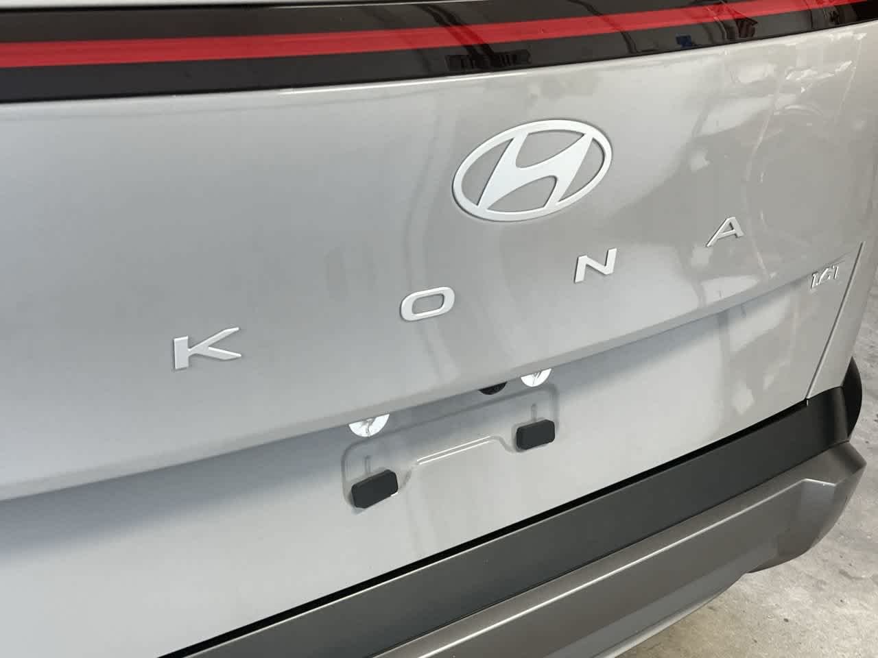 New 2027 Cyber Gray Metallic Hyundai SEL Premium FWD image 10