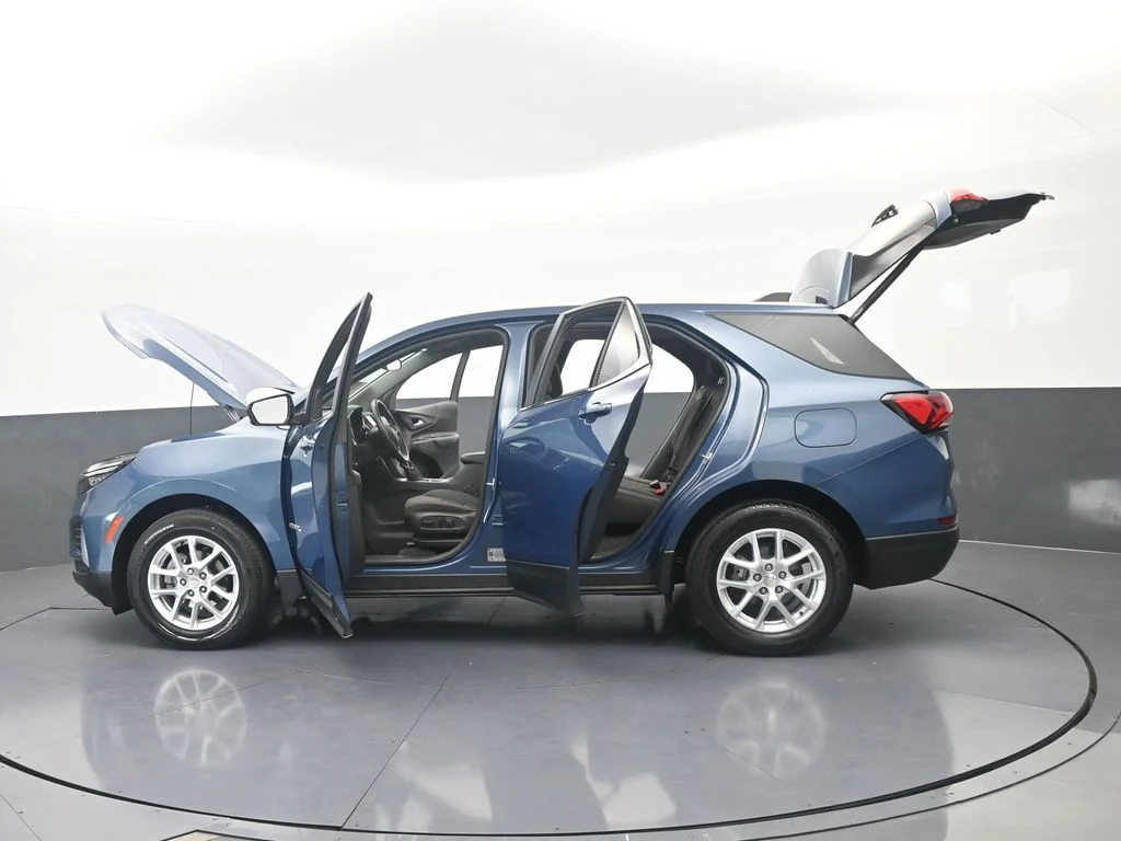 Used 2024 Lakeshore Blue Metallic Chevrolet LT image 71