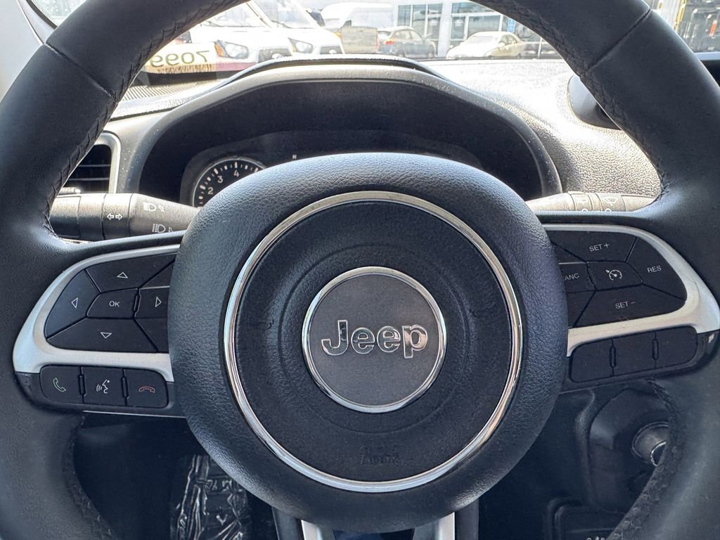 Certified Used 2019 Jetset Blue Clearcoat Jeep Latitude image 22