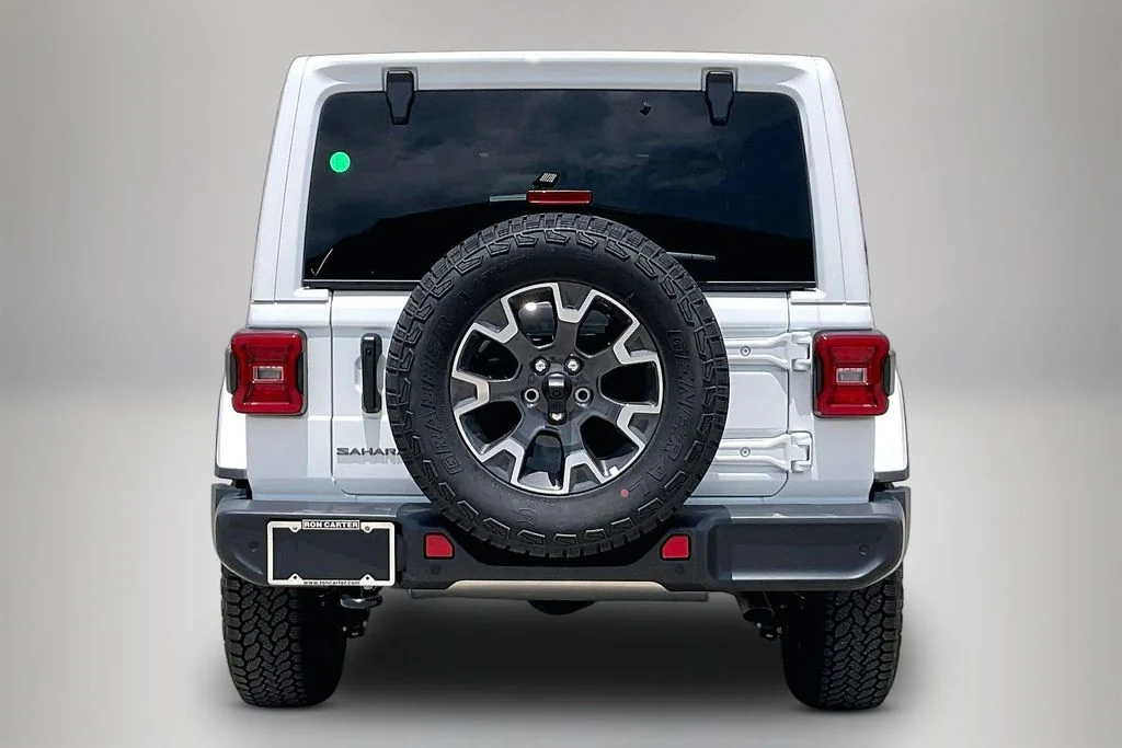 New 2026 Bright White Clear-Coat Exterior Paint Jeep Sahara image 3