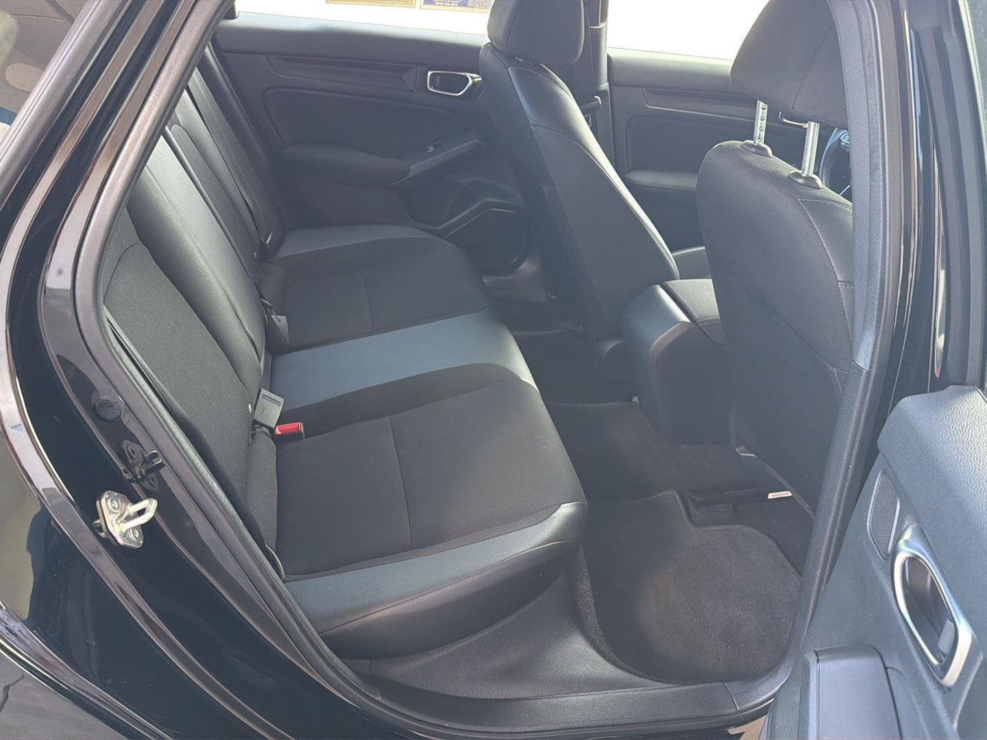Used 2025  Honda Sport image 12