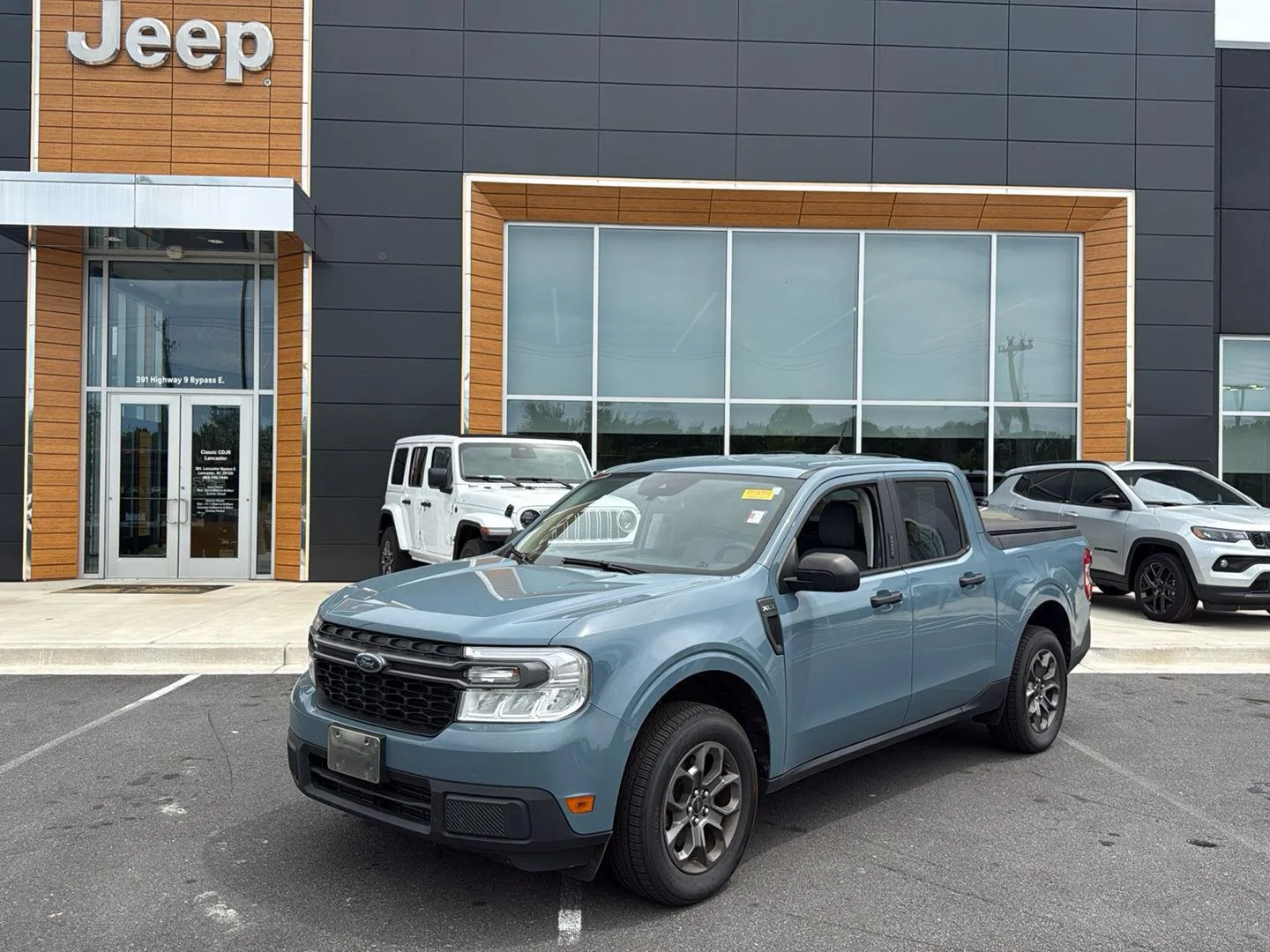 Used 2022  Ford XLT image 2