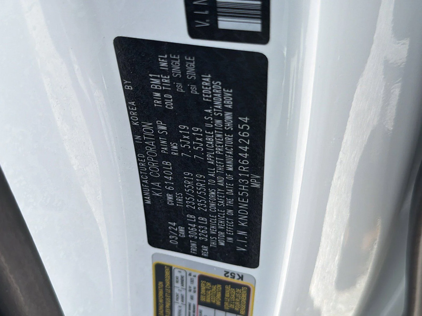 Used 2024 White Kia SX image 40