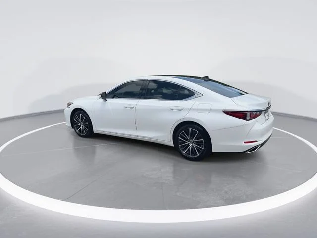 Used 2022 White Lexus 350 image 6