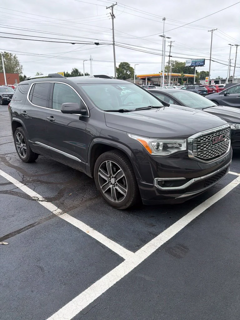 Used 2017 Silver GMC Denali image 4