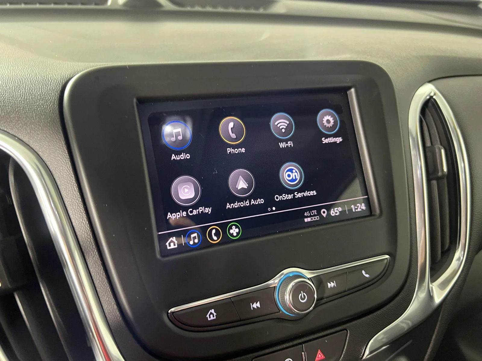 Used 2024 Lakeshore Blue Metallic Chevrolet LT image 14