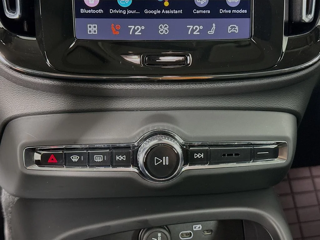 2026 Volvo XC40 Plus - Photo 15
