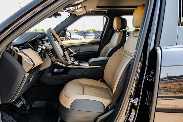 New 2026  Land Rover Dynamic SE image 3