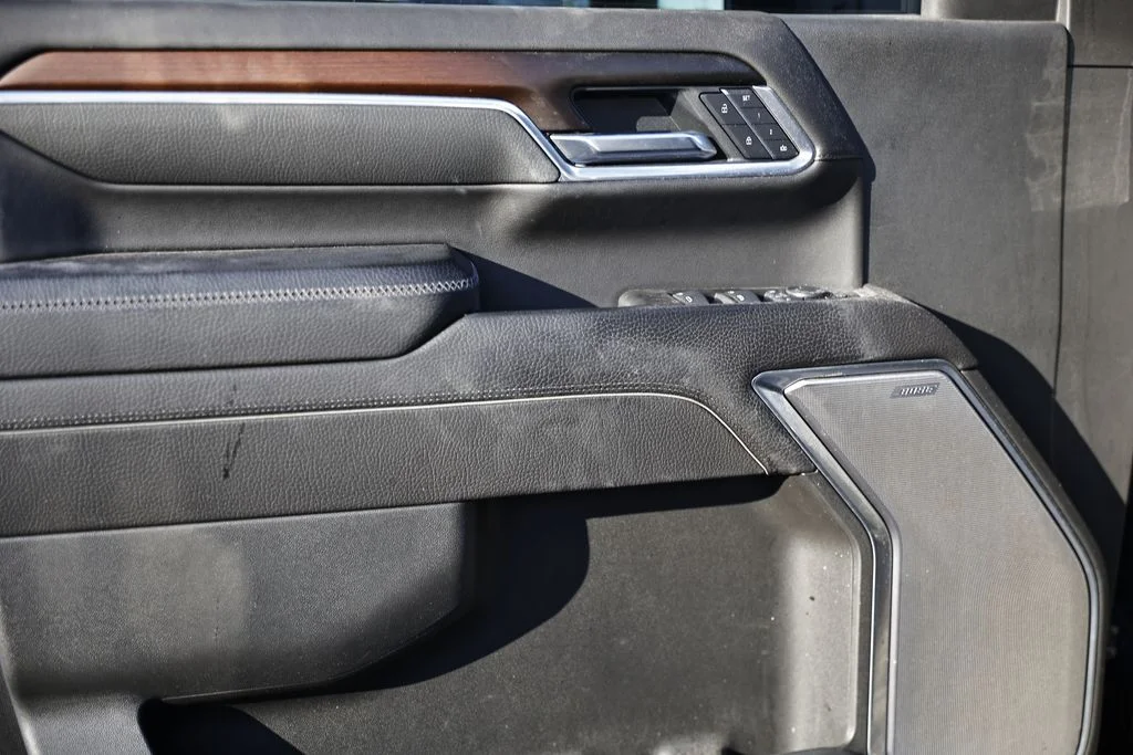 Used 2025 Black GMC Denali image 4