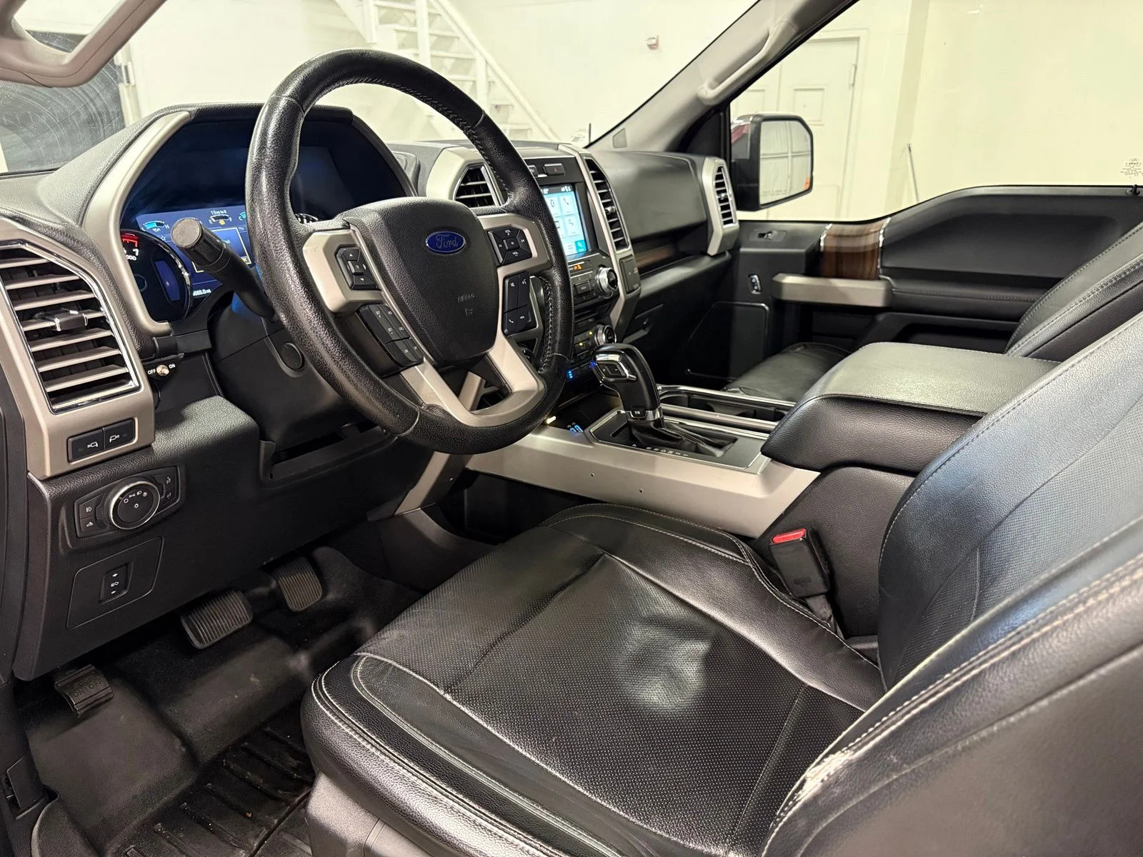 Used 2016 Red Ford Lariat image 15