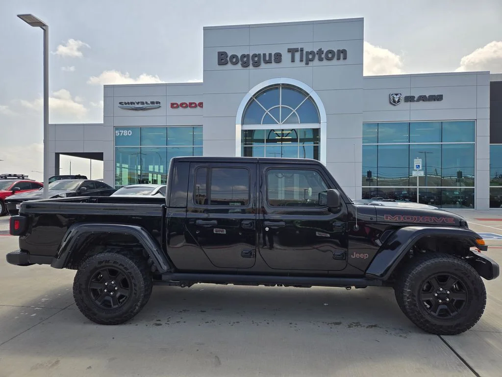 Used 2022 Black Jeep Mojave image 2