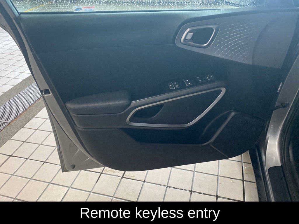 2025 Kia Soul LX - Photo 9