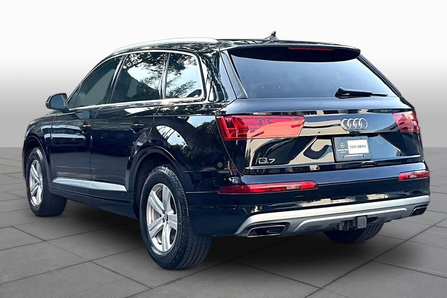 Used 2019 Orca Black Metallic Audi SE Premium Plus image 11
