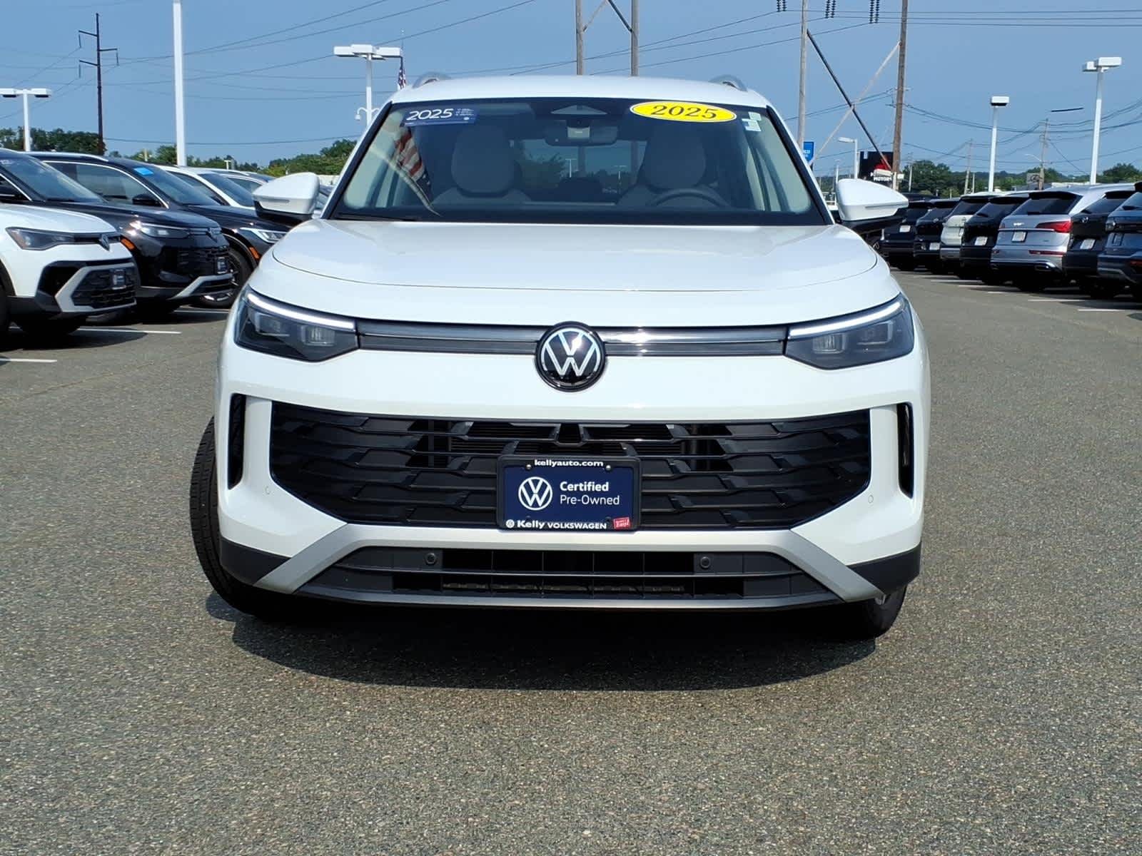 Certified Used 2025 Pure White Volkswagen SE image 2