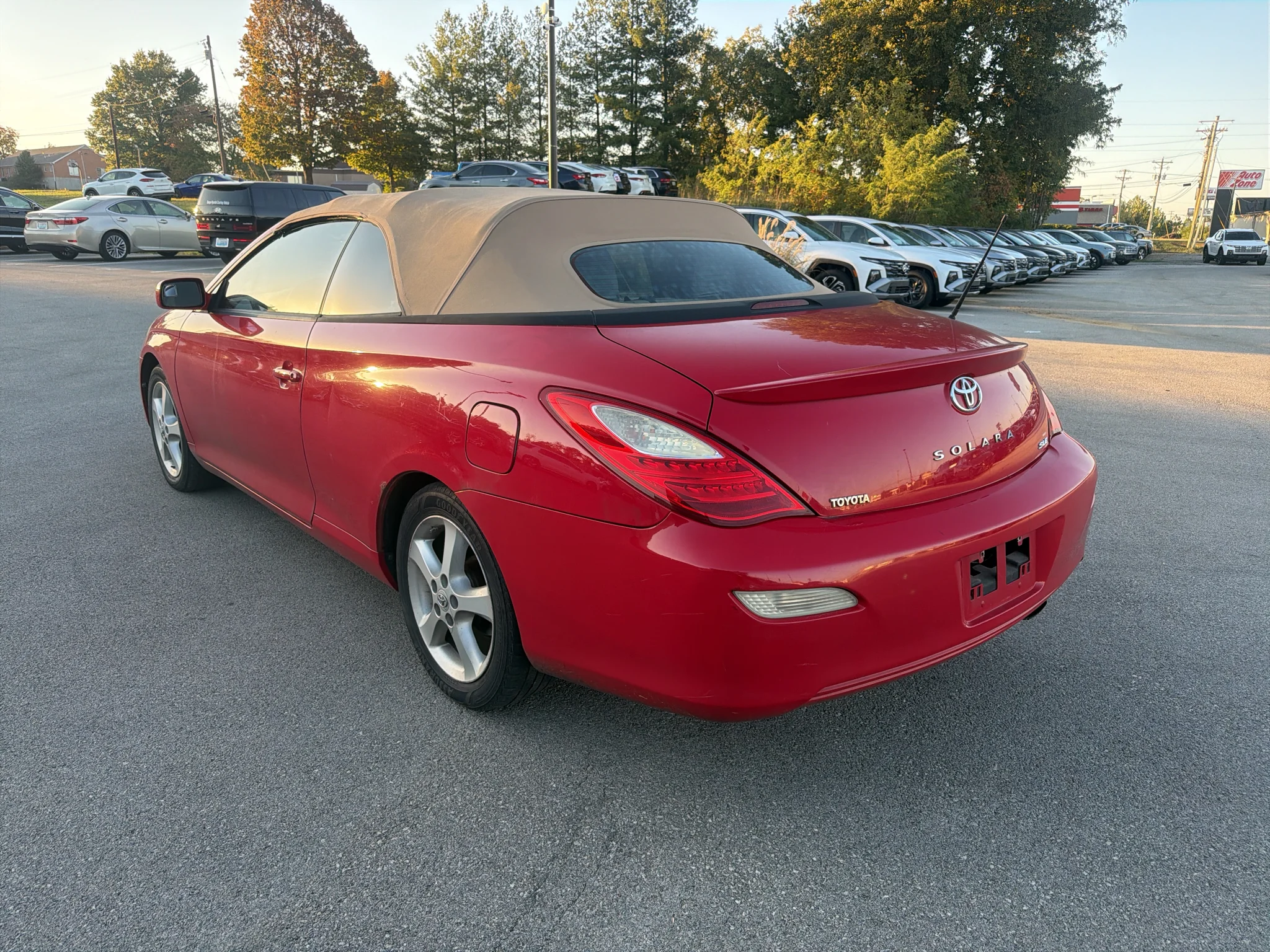 Used 2008 Super Red 5 Toyota SLE image 5