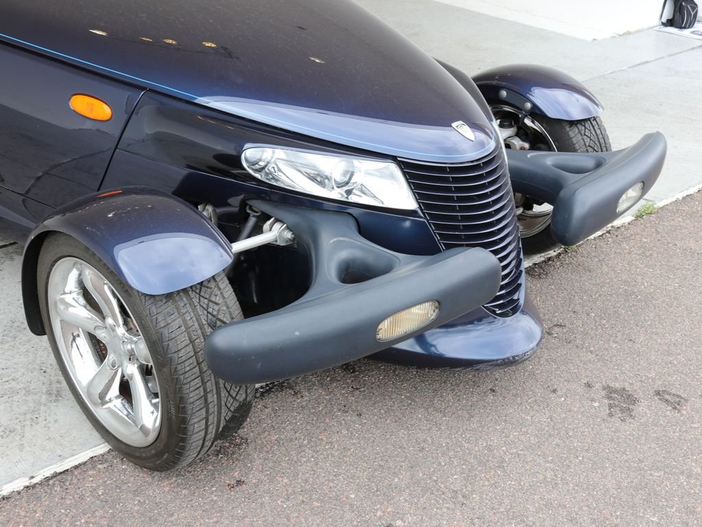 Used 2001 Blue Chrysler Base image 32
