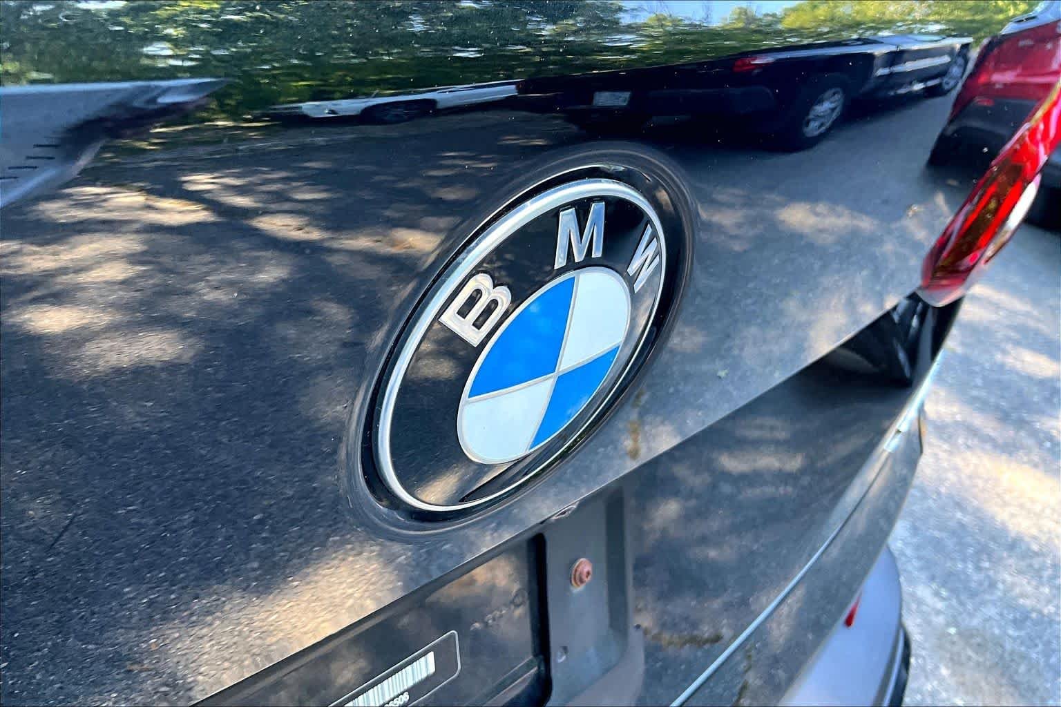 Used 2023 Black Sapphire Metallic BMW xDrive40i image 30
