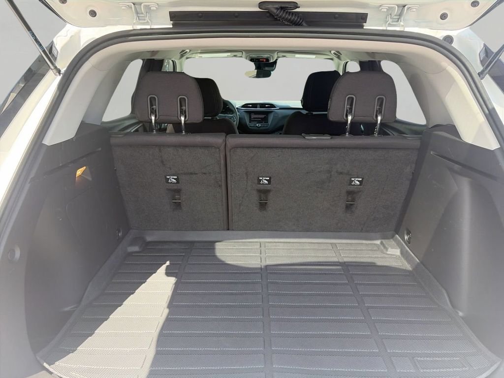 Used 2023 White Chevrolet LT image 7
