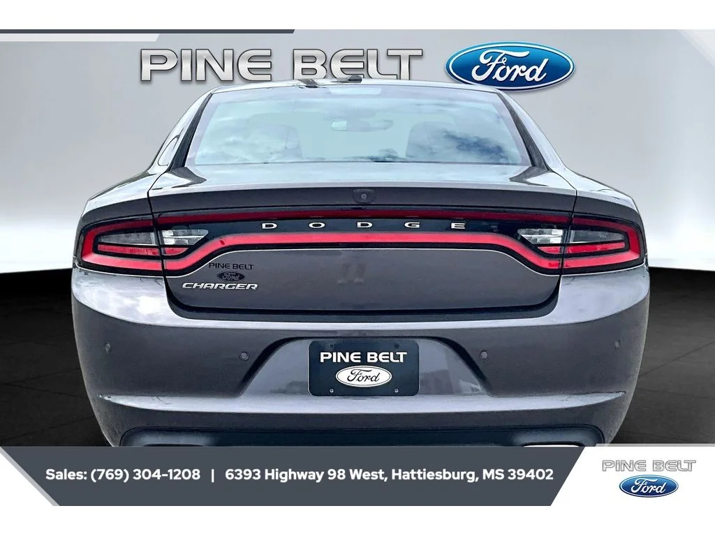 Used 2021 Granite Pearlcoat Dodge SXT image 4