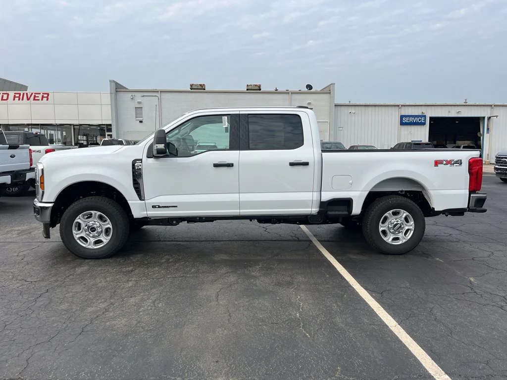 New 2026 Oxford White Ford F-250® XLT image 8