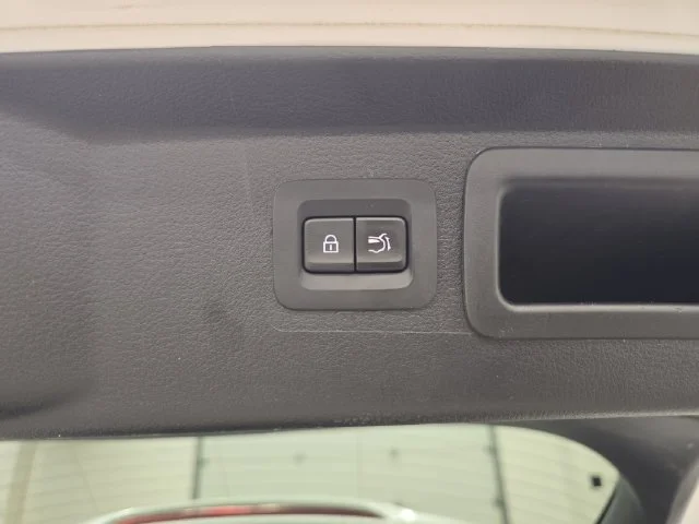 Used 2025 Wind Chill Pearl Mazda 2.5 S Preferred Package image 16