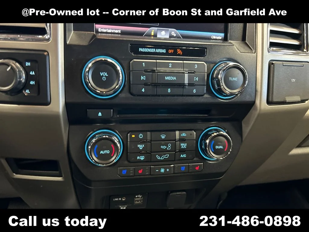 Used 2015 Silver Ford Lariat image 19