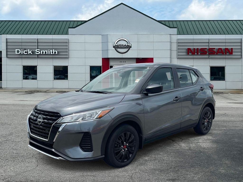 Used 2023 Gray Nissan S image 3