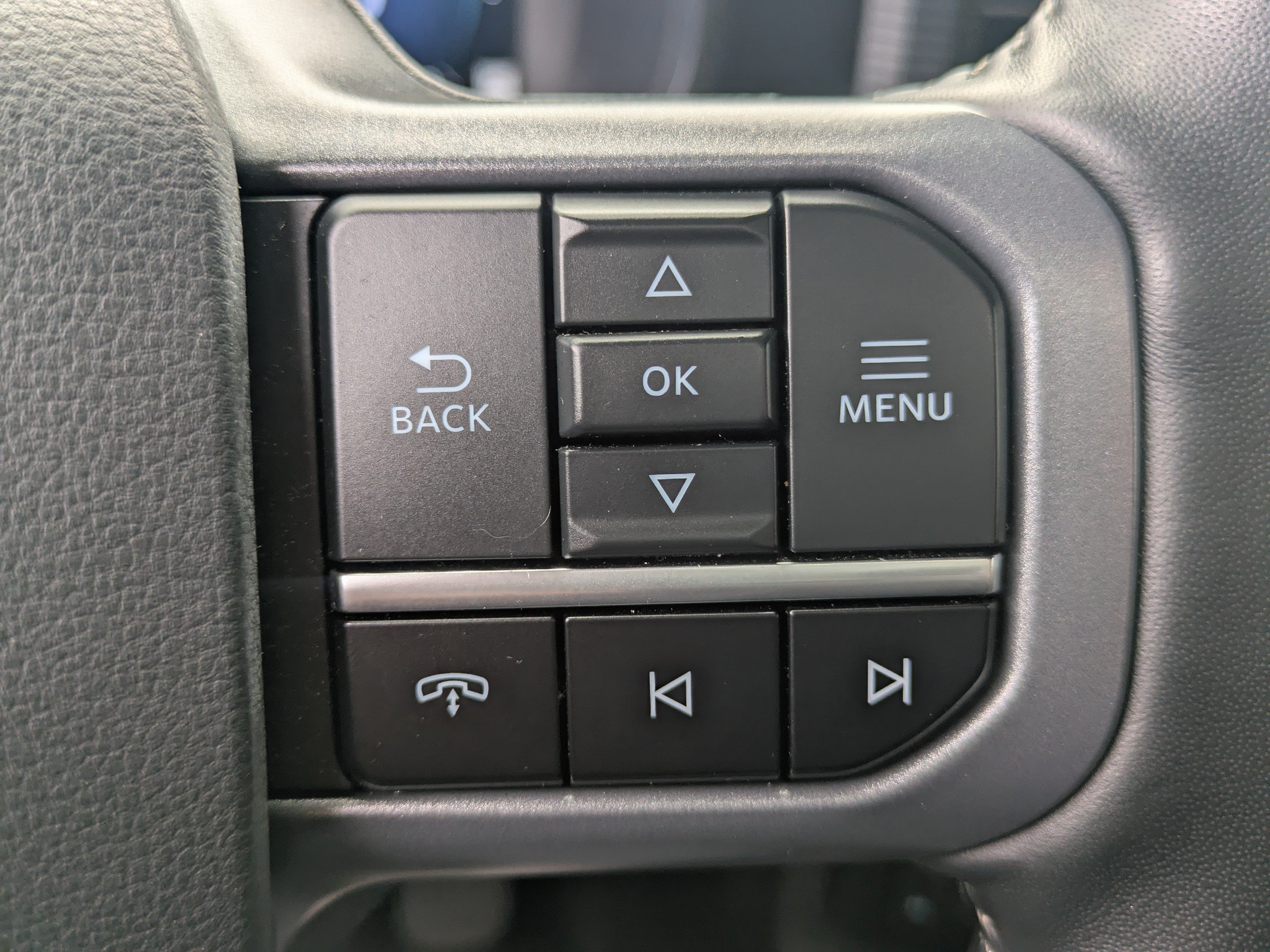 Used 2024  Ford LARIAT image 27