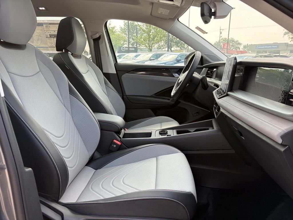 New 2026 Platinum Gray Metallic Volkswagen 2.0T SE image 12