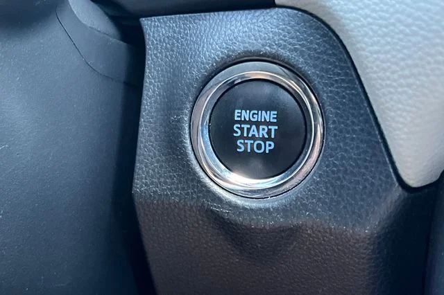 Used 2019 White Toyota XLE image 25