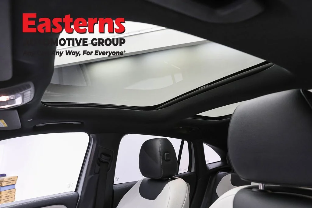 Used 2022 Silver Mercedes-Benz GLA 250 image 34