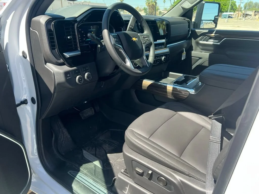 New 2026 Summit White Chevrolet LT image 10