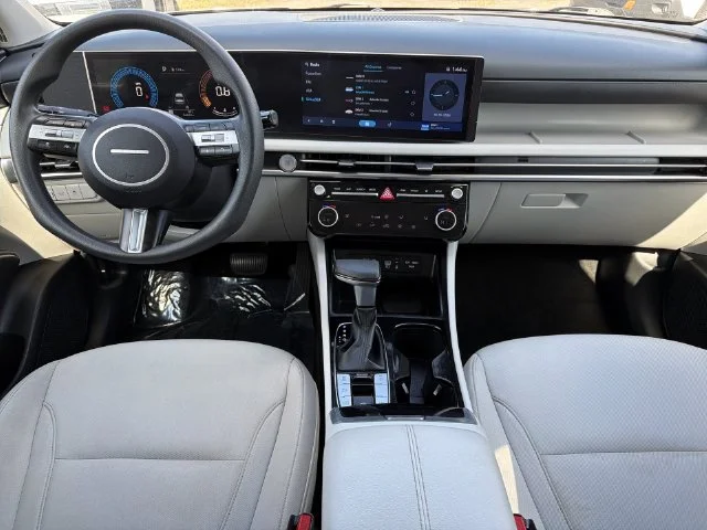 Used 2025 Gray Hyundai SEL image 17